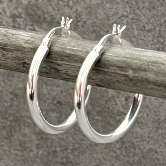 NWT 925 Silver 1 inch Hoop Earrings - Picture 1 of 3